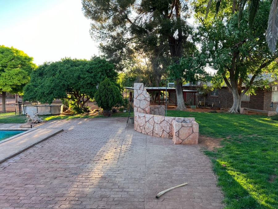 8 Bedroom Property for Sale in Dibeng Northern Cape
